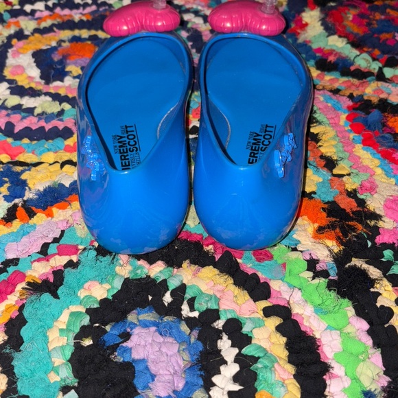 Shoes - Picture 3 of 4